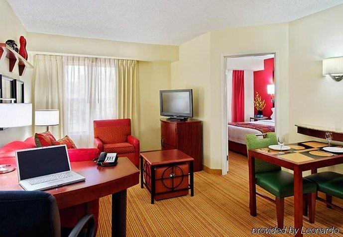 Residence Inn Savannah Midtown Room photo